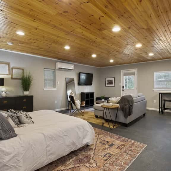 Cozy Studio Home in Nashville - Image 1